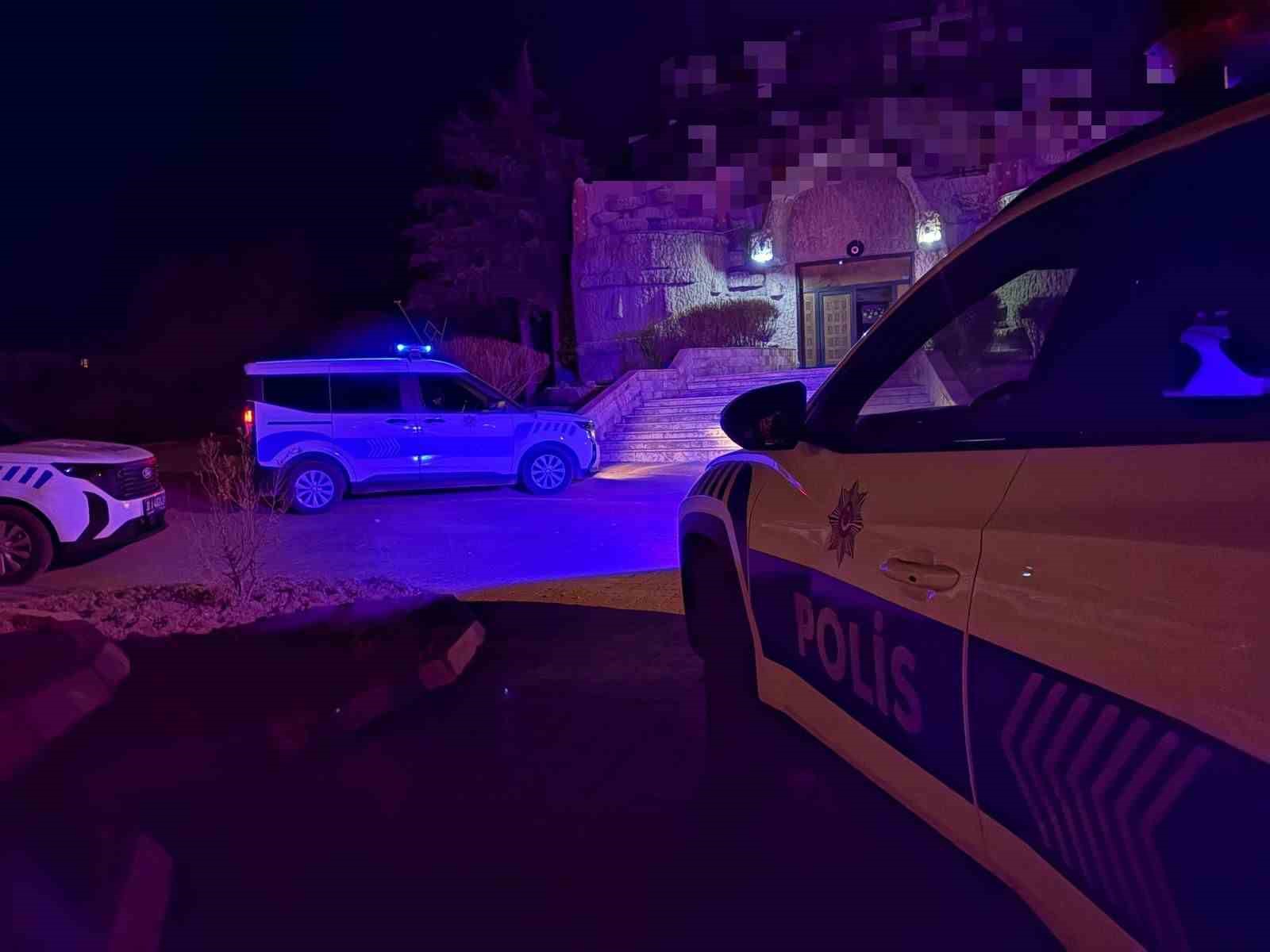 kavgayi ayirmaya calisan gece kulubu calisan bicaklandi 1 pbvGwqIn