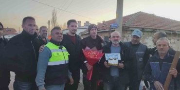 kavgayi-ayirmaya-gelen-polisleri-davul-zurnayla-karsiladilar-BW55YVdk.jpg