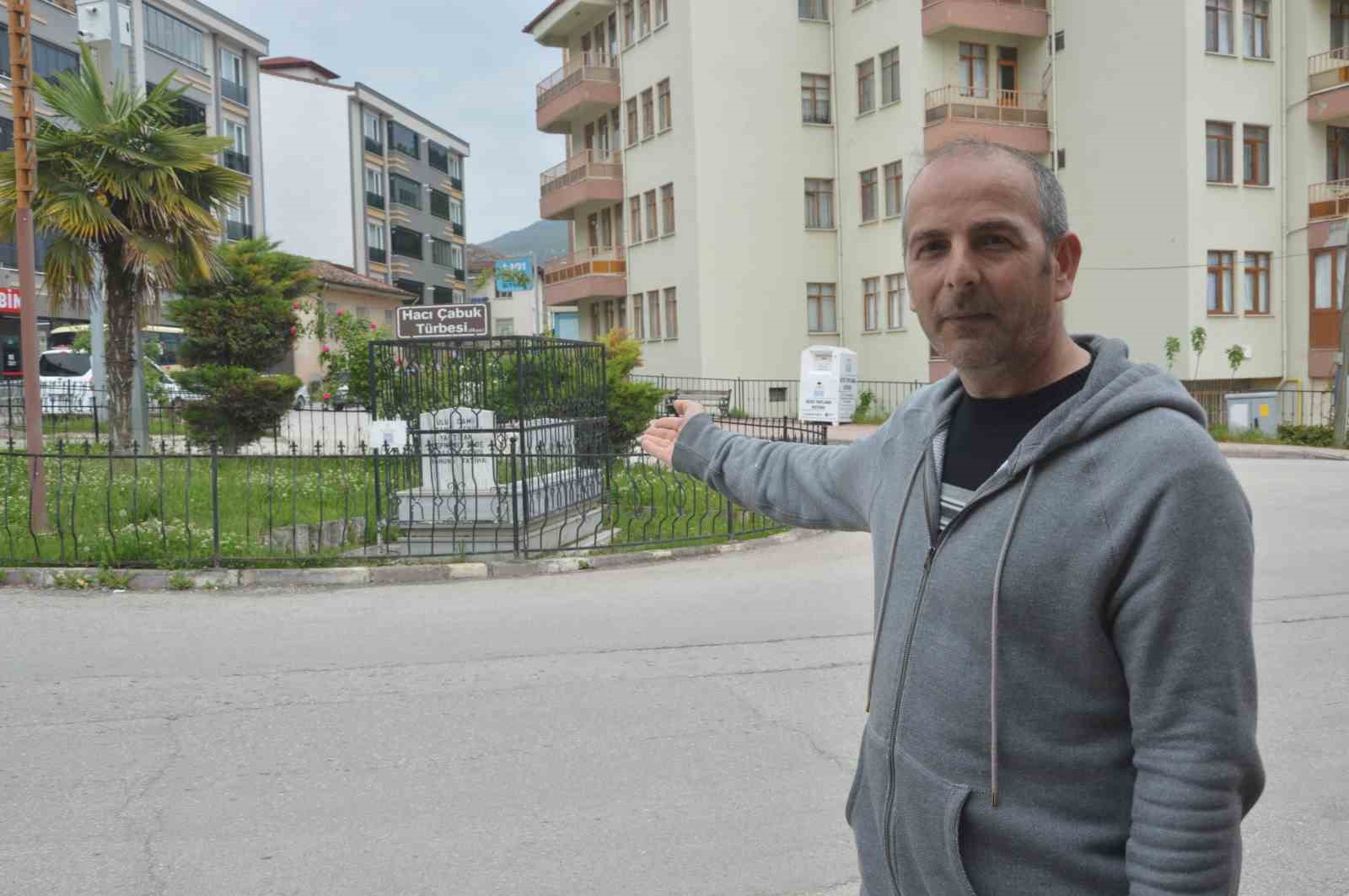 kavsak ortasinda kalan tarihi mezar icin ihya calismasi baslatildi 3
