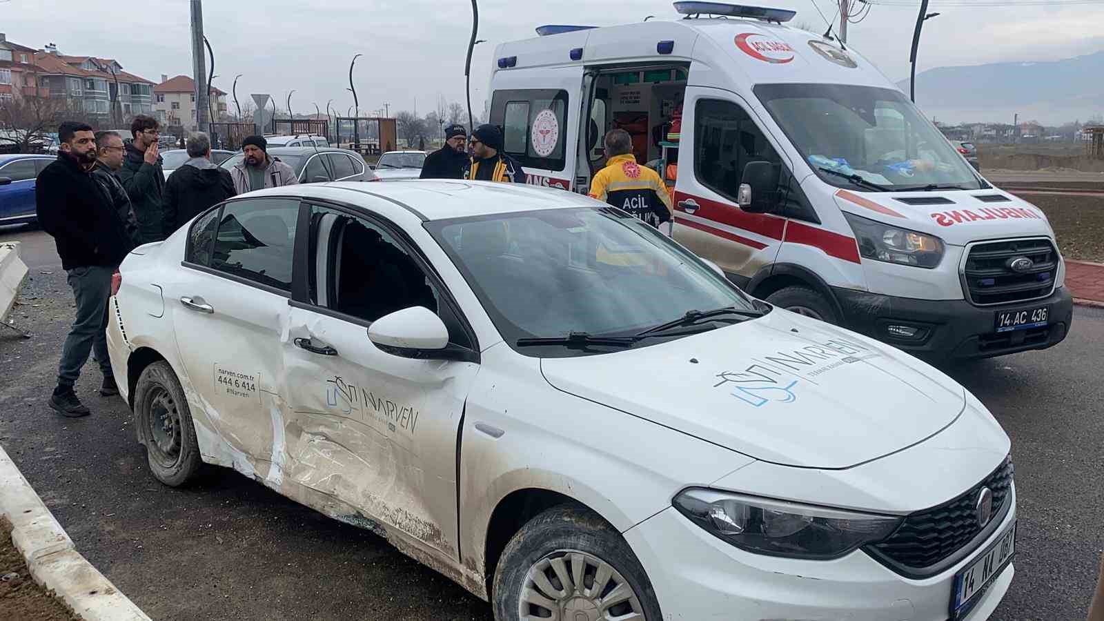 kavsakta 2 otomobil carpisti 1 yarali 0 gZnfBJbq
