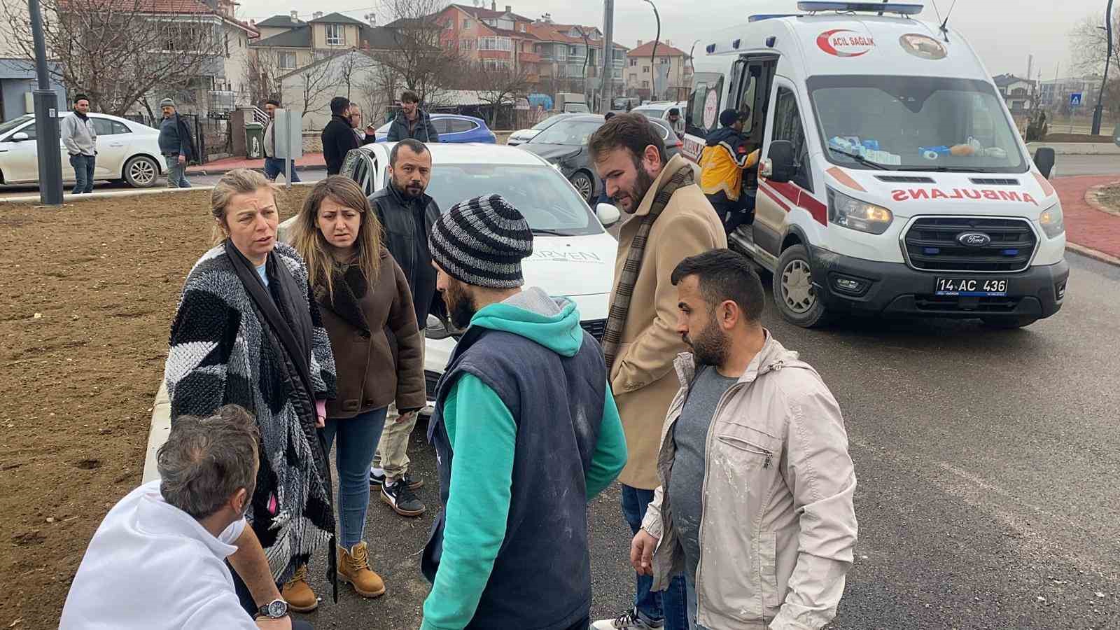 kavsakta 2 otomobil carpisti 1 yarali 3 hmZwPSM6