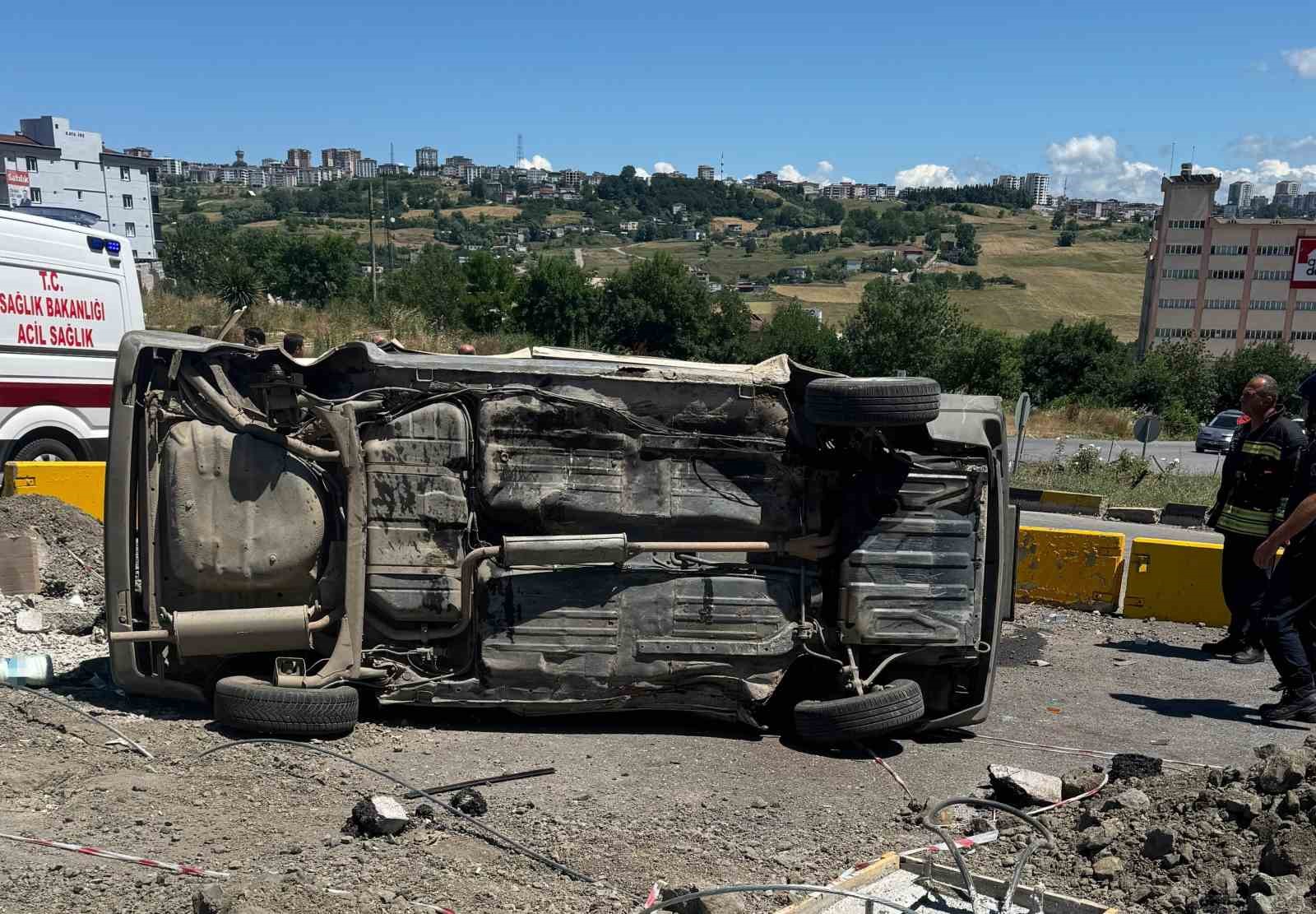 kavsakta iki otomobil carpisti 3 yarali 0 1IKX5luA