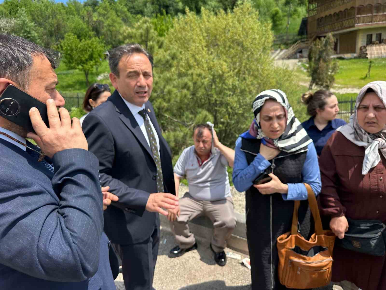 kavsakta iki otomobil carpisti 4 yarali 1 26ydQHEV