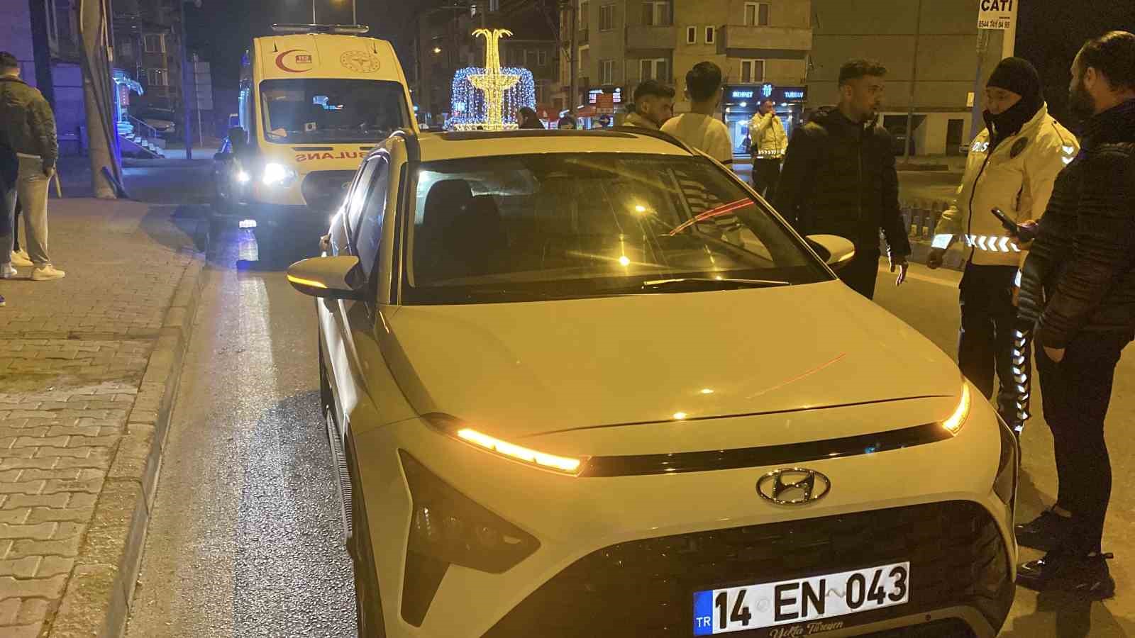 kavsakta otomobille motosiklet carpisti 1 yarali 2 spPNyXqc