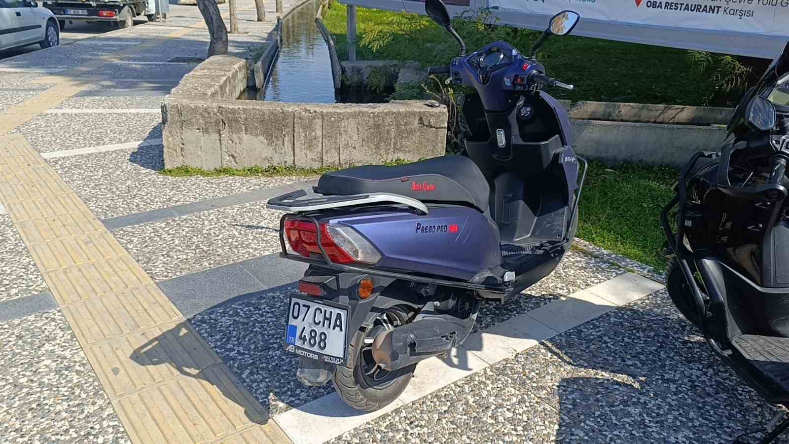 kavsaktan donmeye calisirken motosikleti devirdi 1 yarali 1 gPMHFUOO