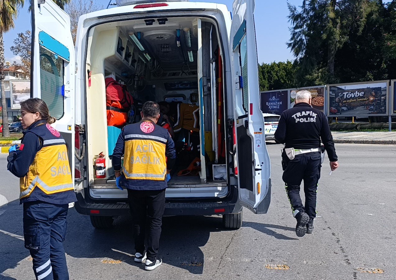 kavsaktan donmeye calisirken motosikleti devirdi 1 yarali 2 2Zbuj41S