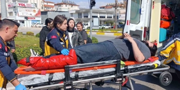 kavsaktan-donmeye-calisirken-motosikleti-devirdi-1-yarali-xxZGTKaH.jpg