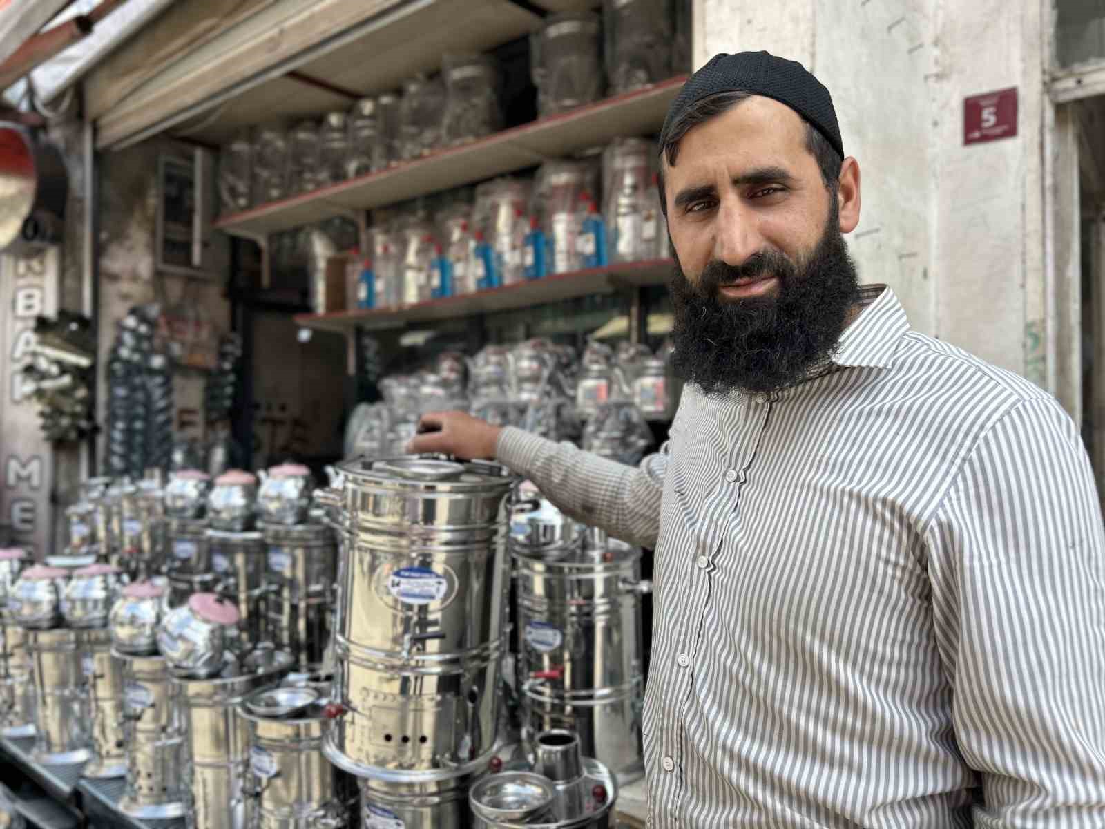 Kavurucu sıcaklar semaver ve mangal satışını artırdı 6 kavurucu sicaklar semaver ve mangal satisini artirdi 2 cDj68j3r