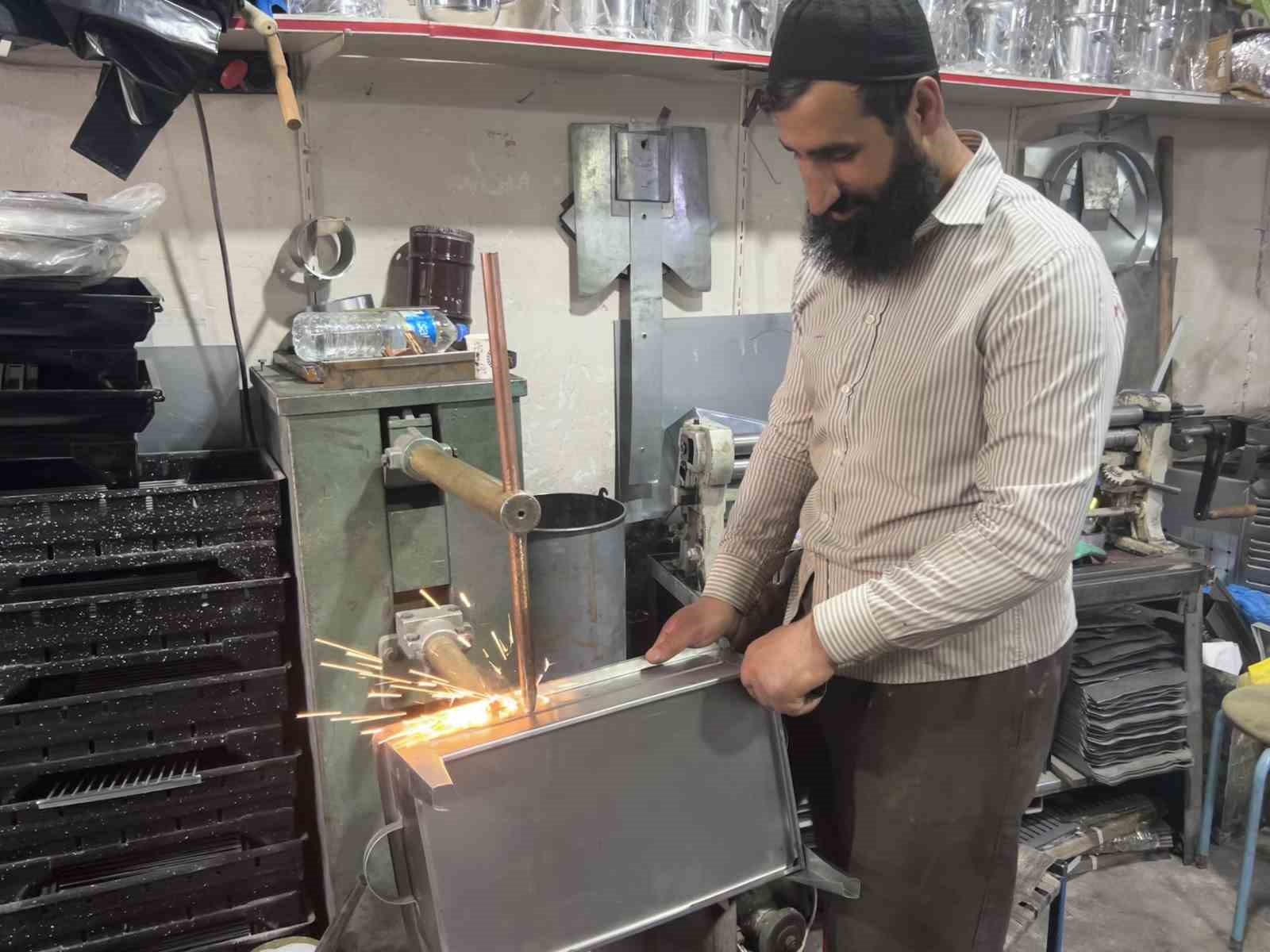 Kavurucu sıcaklar semaver ve mangal satışını artırdı 8 kavurucu sicaklar semaver ve mangal satisini artirdi 4