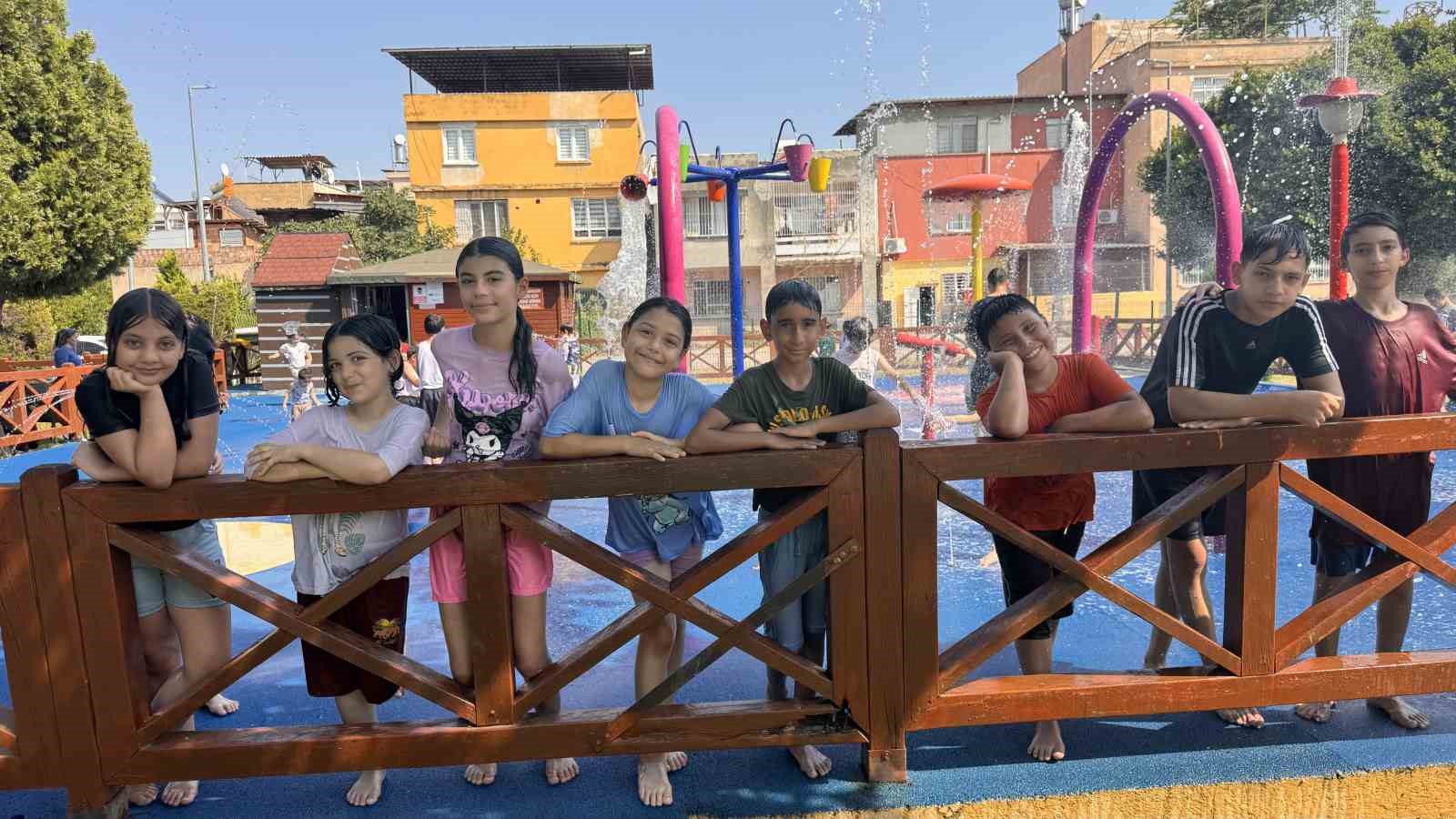 Kavurucu sıcakta çocuklar su oyun parkına akın etti 5 kavurucu sicakta cocuklar su oyun parkina akin etti 1 gu7mscQs