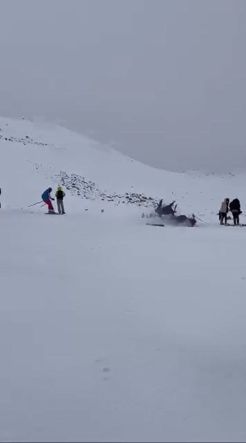 kayak merkezinde kaza 6 yarali 0 VLbYNPzG
