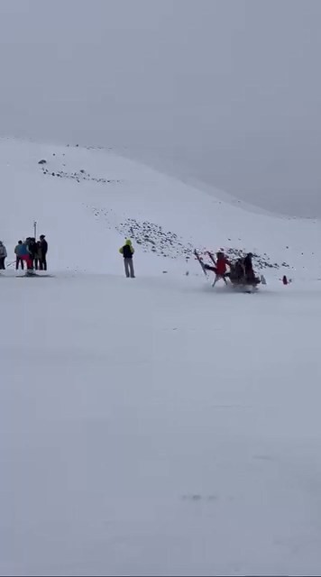 kayak merkezinde kaza 6 yarali 1 hZRqzEWW