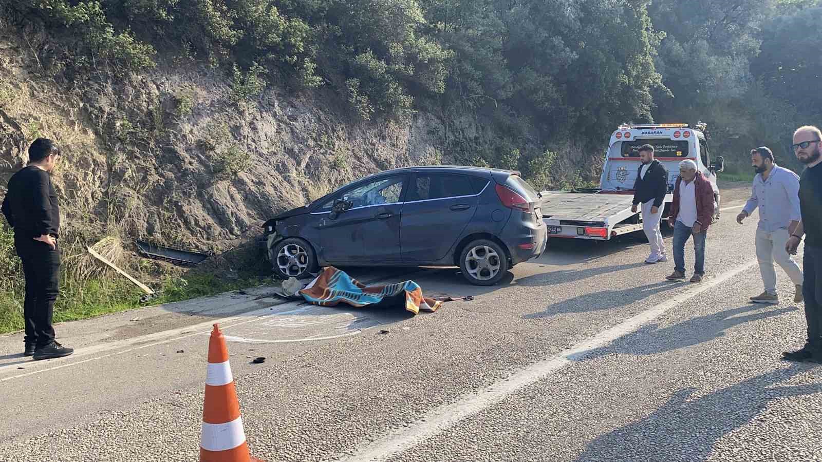 Kayalara çarpan otomobil takla attı, emniyet kemeri sayesinde kurtuldular 5 kayalara carpan otomobil takla atti emniyet kemeri sayesinde kurtuldular 1