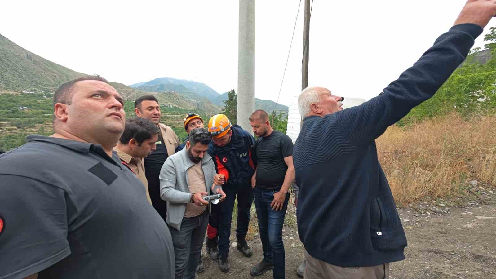 Kayalık alanda mahsur kalan genç, AFAD’ın 2 saatlik operasyonuyla kurtarıldı 6 kayalik alanda mahsur kalan genc afadin 2 saatlik operasyonuyla kurtarildi 2 GQ9w1kCn