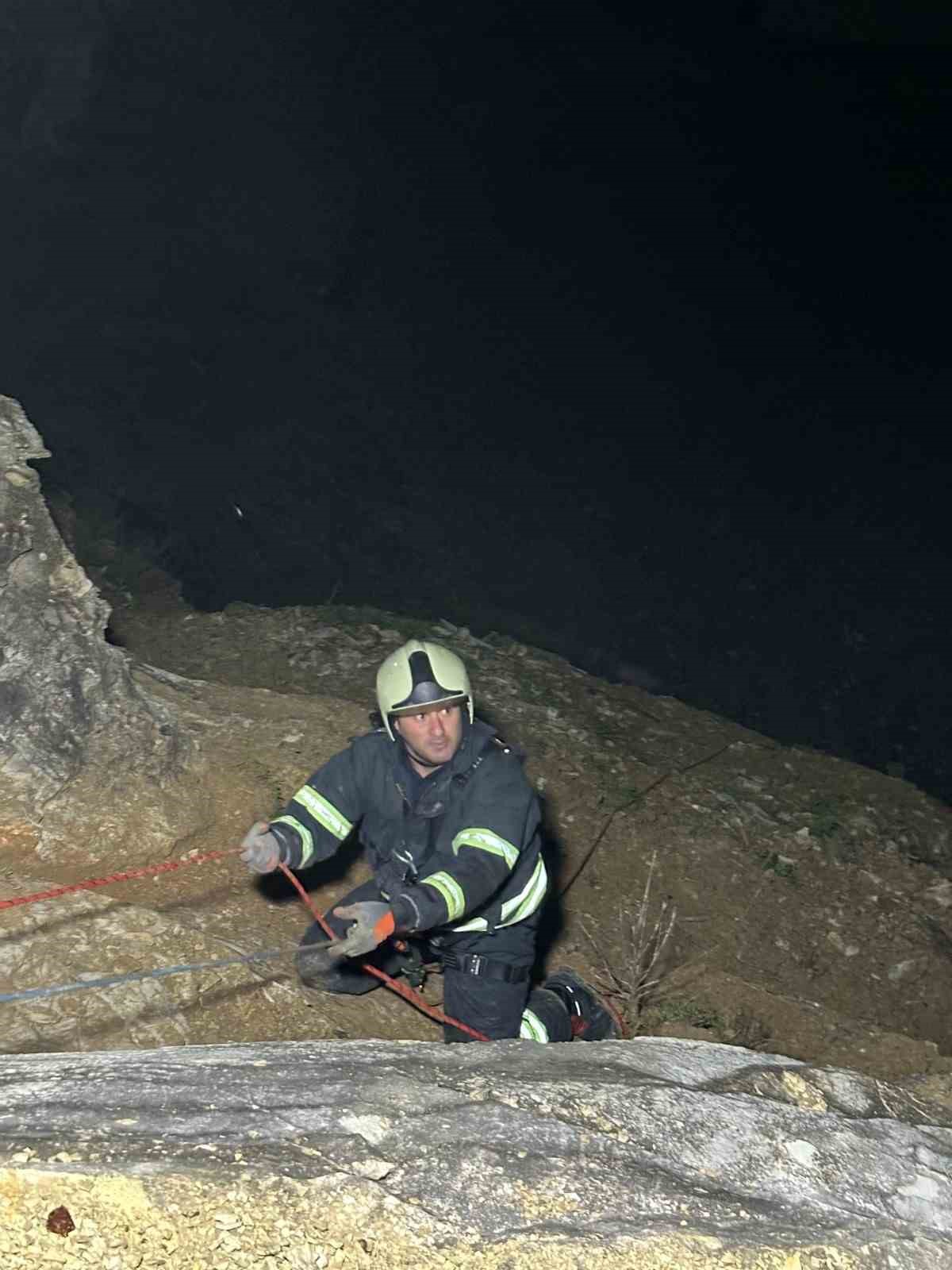 kayaliklardaki suruye cansiparane kurtarma 1 V8t1iiDl