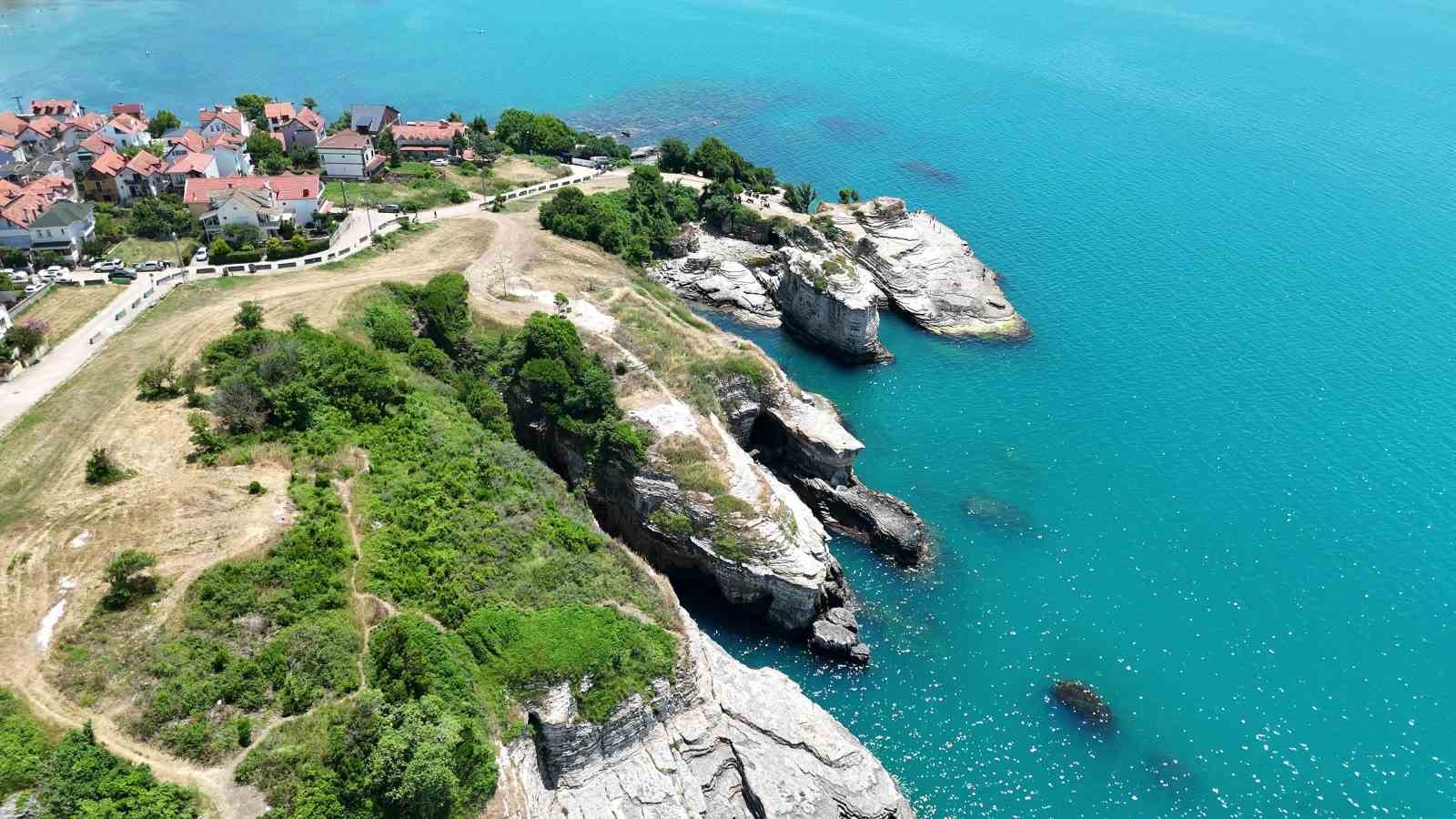 kayaliklardan karadenizin serin sularina atladilar 7 vIdBZ455