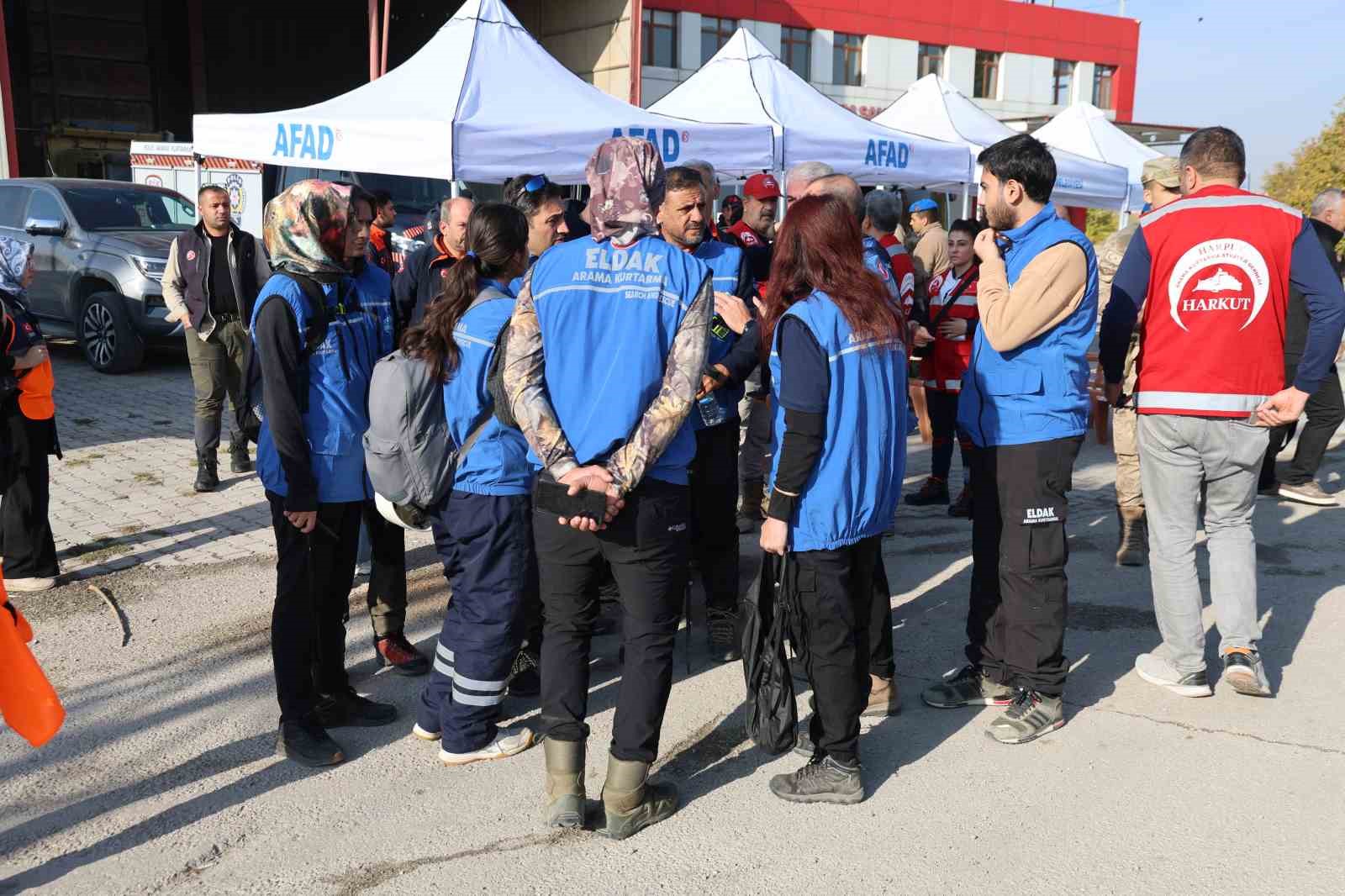 kaybolan otizmli cocuk termal dronlarla araniyor 5 A5WdQLQf