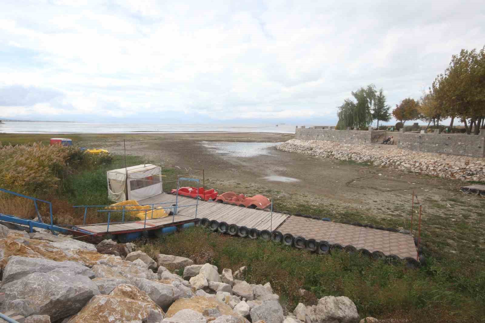 kayikla gezilen gol uzerinde simdi yuruyus yapiliyor 6 FJDS3ymu