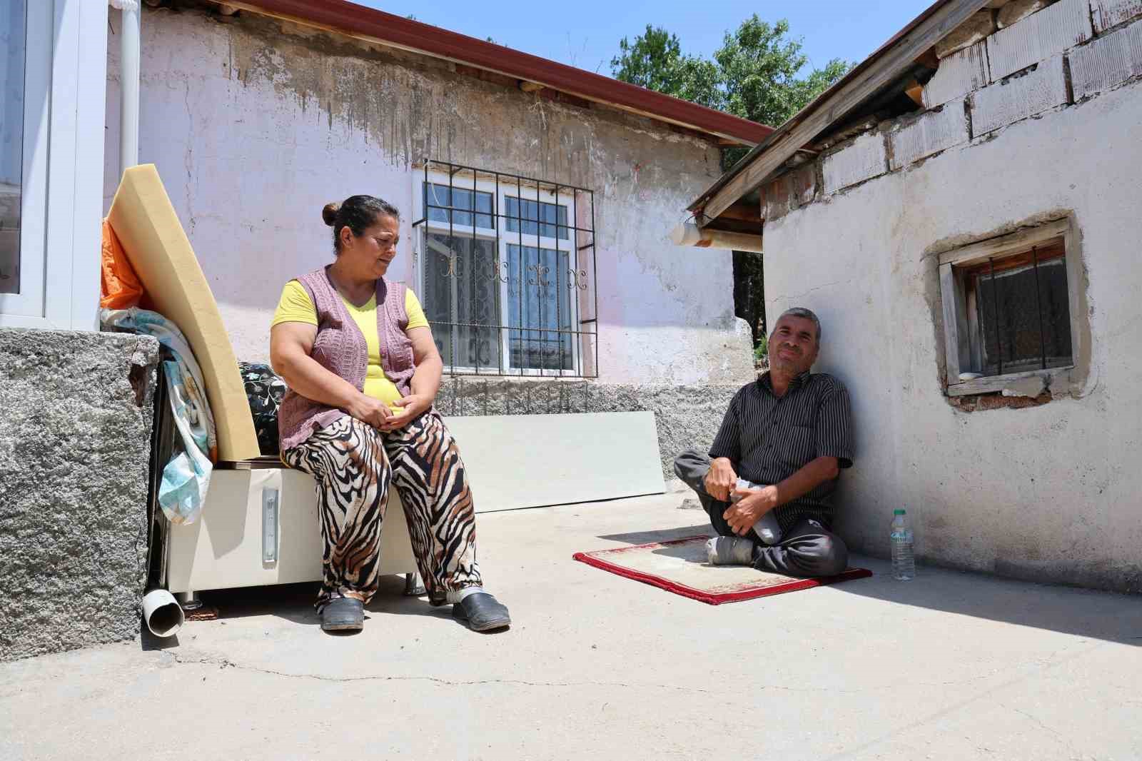 kayinvalidesi vefat eden gelin 7 yildir engelli kayinbiraderine bakiyor 6 Q6ZrSCVD