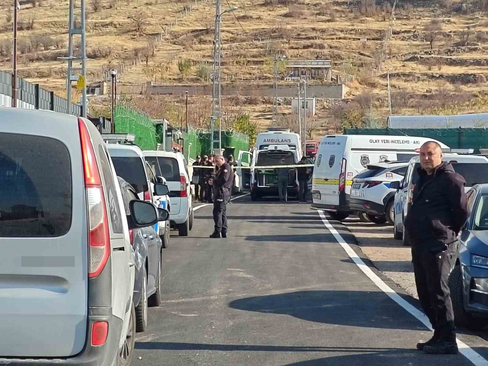 kayinvalidesini oldurup intihara kalkisan sahis oldu 2 FyUMfT8u