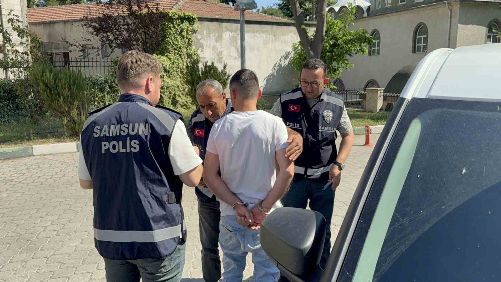 Kayıp 6 milyonluk ziynet eşyasını polis 200 saatlik kamera kayıtlarını inceleyip buldu: 1 gözaltı 5 kayip 6 milyonluk ziynet esyasini polis 200 saatlik kamera kayitlarini inceleyip buldu 1 gozalti OV1W6tqL