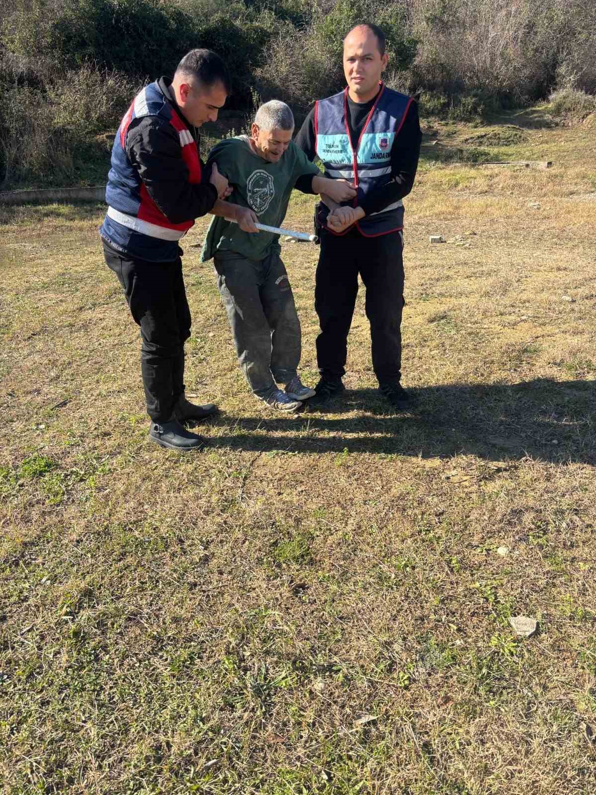 kayip alzaymir hastasi adam evine 12 kilometre mesafede bulundu 1 uMBEb6AF