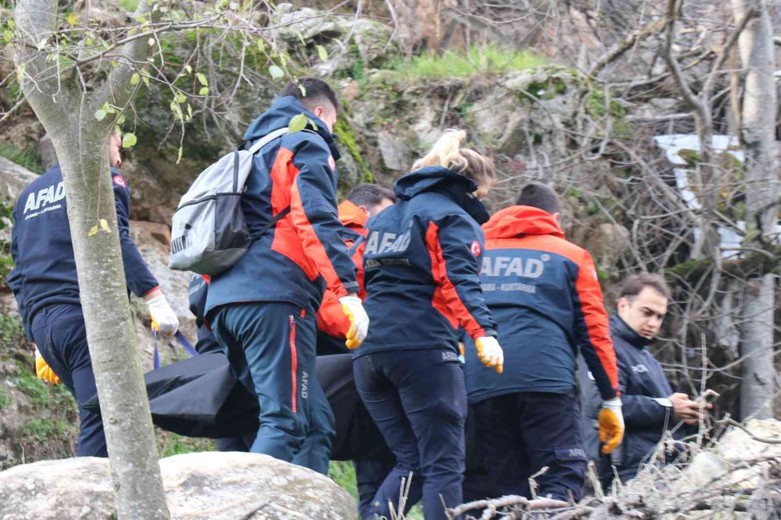 kayip alzheimer hastasi yasli adam dere kenarinda olu bulundu 2 WWZKgaBz