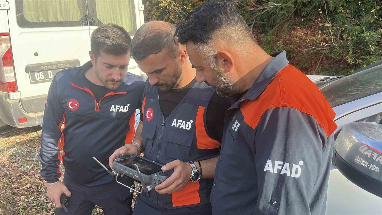 kayip anne ve oglu icin daraltilmis baz calismasiyla 1 kilometrelik alan belirlendi ekipler calismalarini