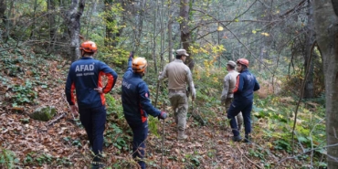 kayip-anne-ve-oglu-icin-daraltilmis-baz-calismasiyla-1-kilometrelik-alan-belirlendi-ekipler-calismalarini-KxUuLYwK.jpg