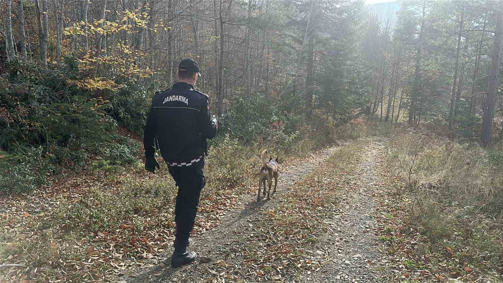 kayip anne ve oglu icin daraltilmis baz calismasiyla 1 kilometrelik alan belirlendi ekipler calismalarini Zhytbe31