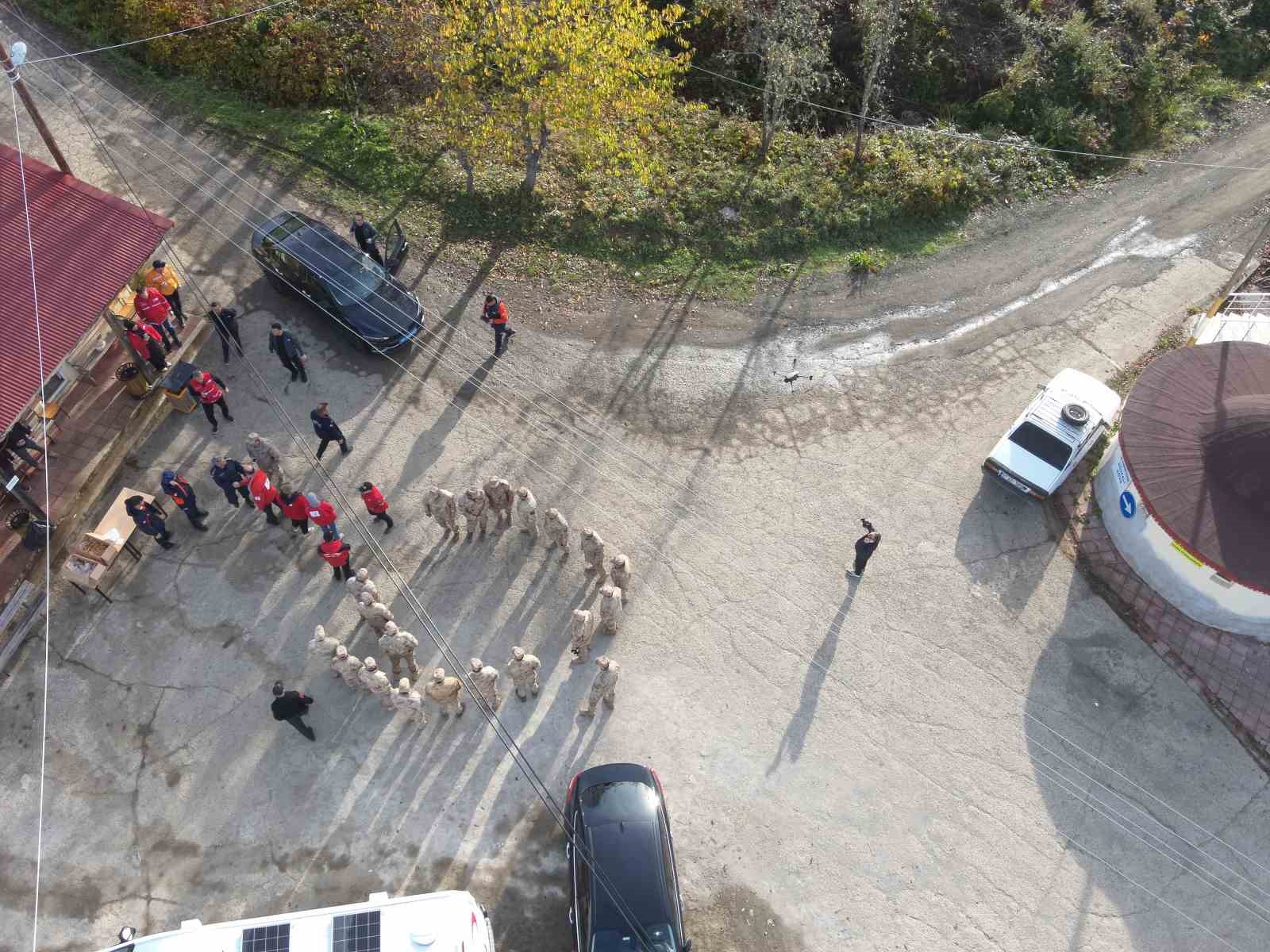kayip anne ve oglunu arama calismalari devam ediyor 9 uCi5KgYB