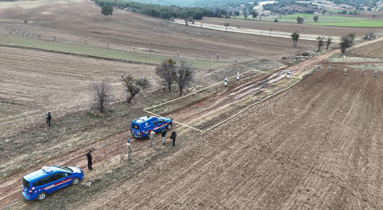 kayip bas arama calismalarinda acili baba vali erine sarilarak gozyaslarina boguldu 3 hRMFJcv7
