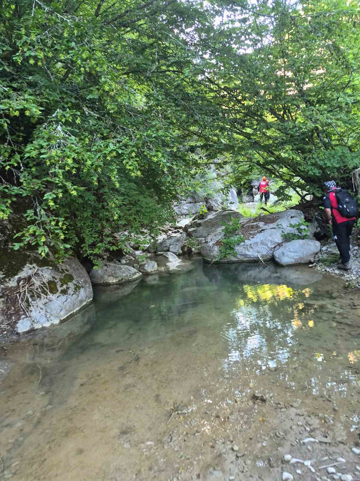 Kayıp genç için 90 kilometrekarelik alan 3 kez tarandı 9 kayip genc icin 90 kilometrekarelik alan 3 kez tarandi 5