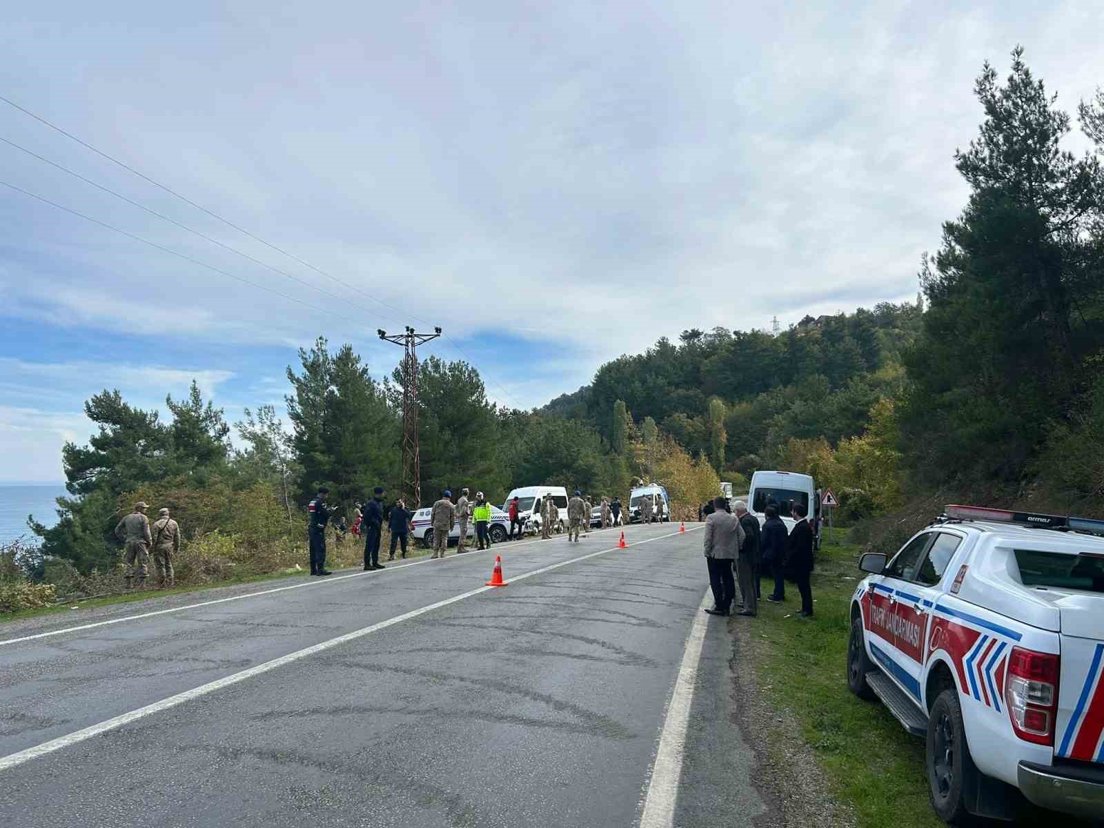 kayip imamin cesedi ucurumdan yuvarlanmis aracinda bulundu 4 y9T7hj4E