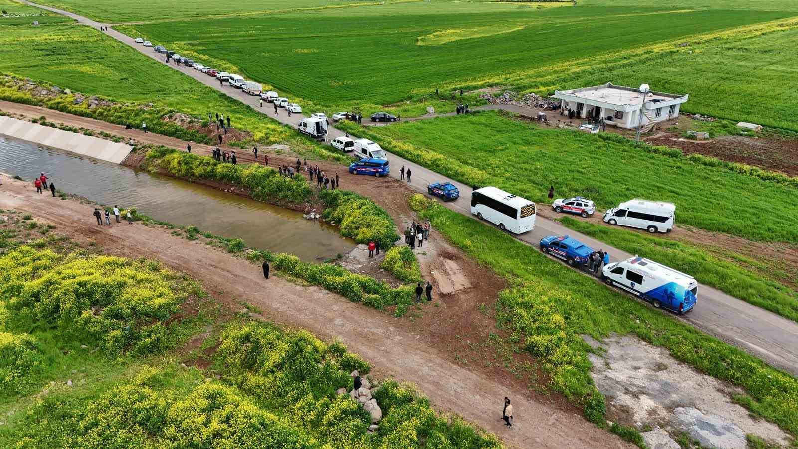 kayip kiz cocugu ile ilgili sevindirici haber evlerinin 3 kilometre uzaginda uyurken bulundu 2 Agah8ctL