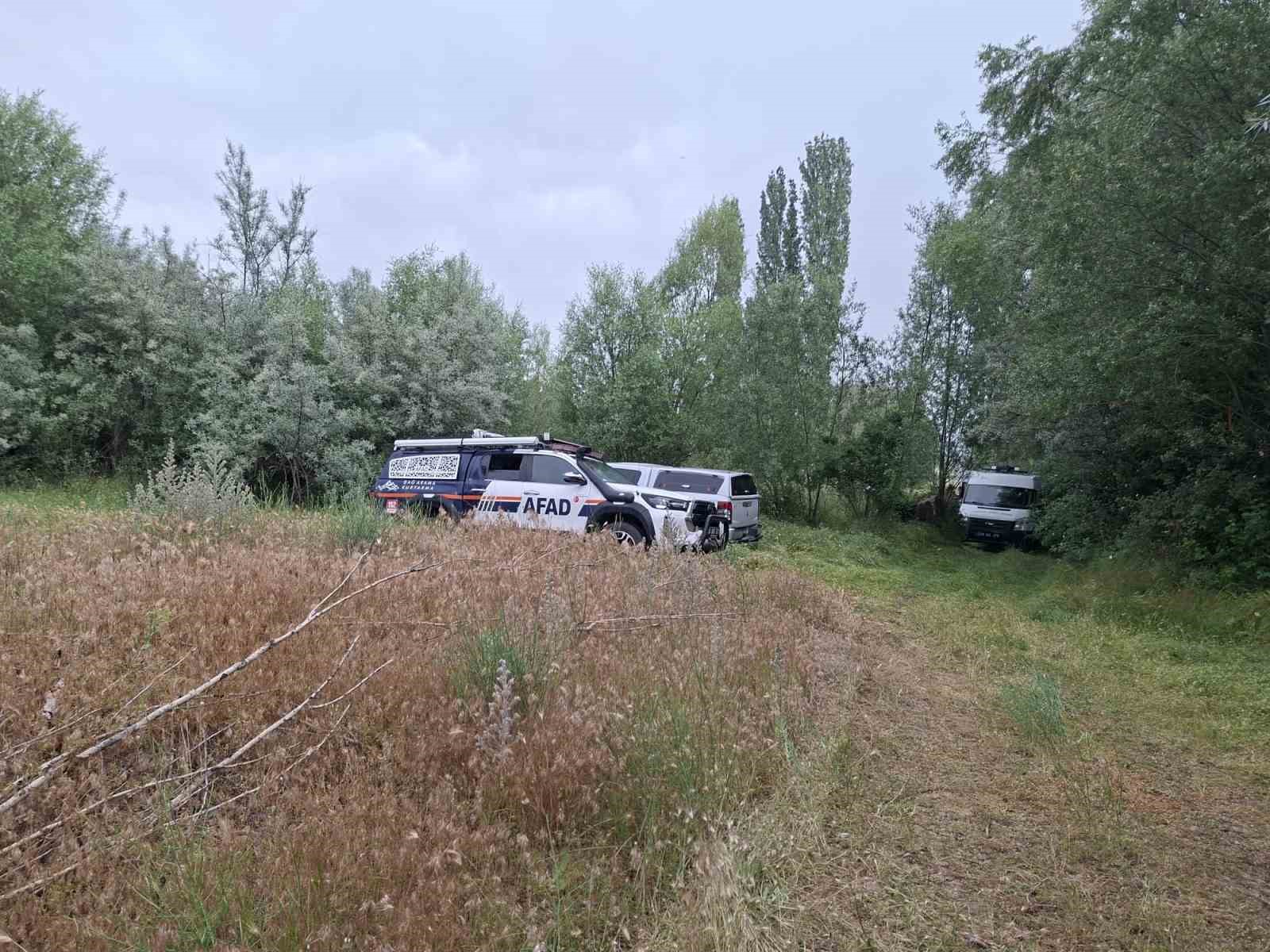 kayip olarak aranan 82 yasindaki sahsin cansiz bedeni derede ulasildi 0 epZM7ajh