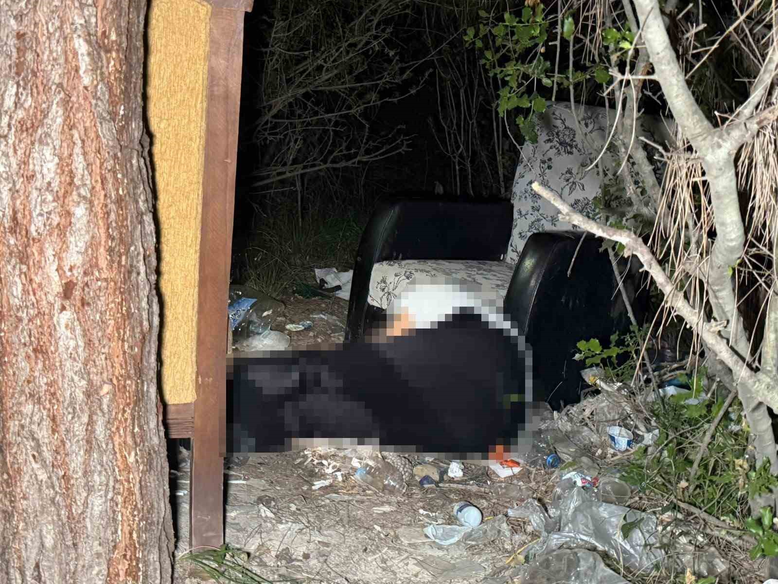 Kayıp olarak aranıyordu, ormanlık alanda ölü bulundu 5 kayip olarak araniyordu ormanlik alanda olu bulundu 1 tXZhR5cG