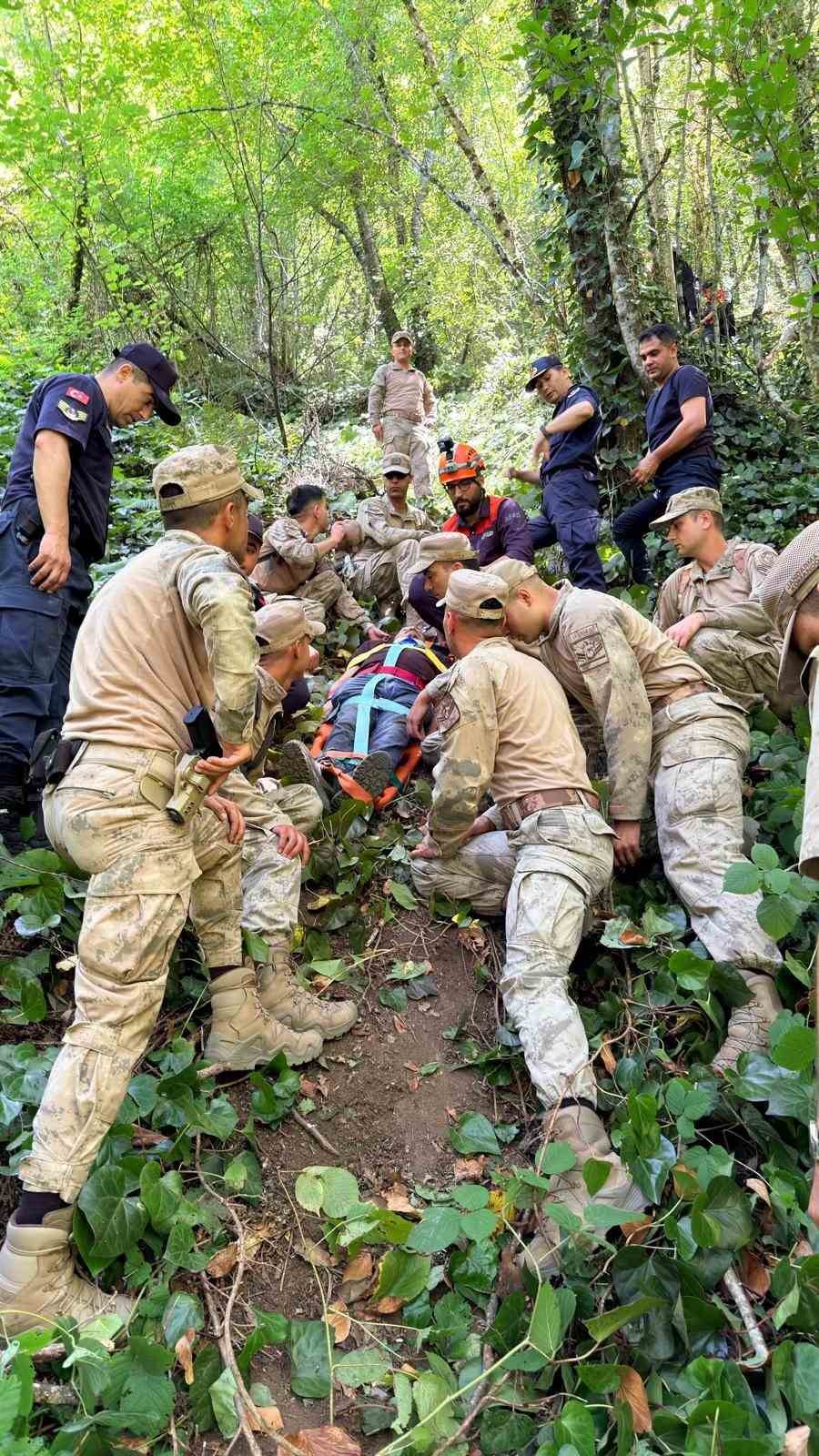 Kayıp şahıs ormanda yaralı halde bulundu 6 kayip sahis ormanda yarali halde bulundu 2 lZFPNH5Q