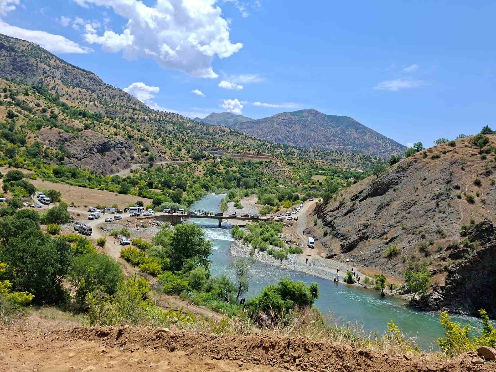 Kayıp şahsı arama çalışmaları sürüyor 4 kayip sahsi arama calismalari suruyor 0 lHDlJcjq