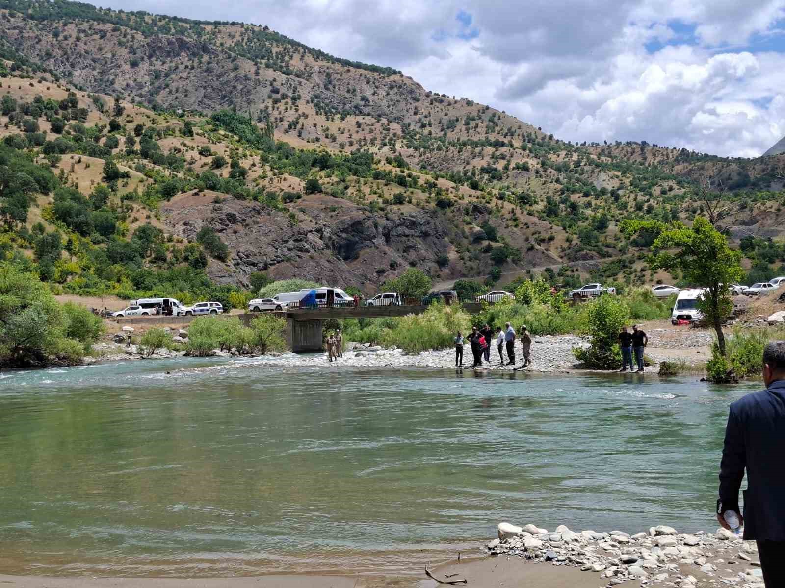 Kayıp şahsı arama çalışmaları sürüyor 7 kayip sahsi arama calismalari suruyor 3 gkXFj2Kc