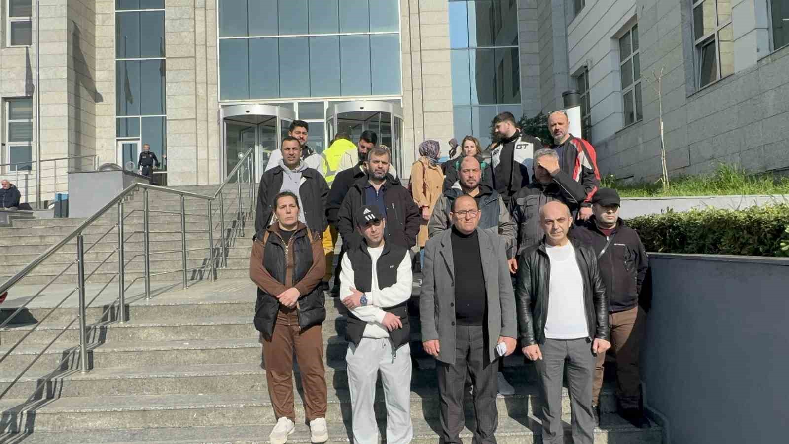 kayiplara karisan galericiden magdura teselli senin derdin 1 bizim 50 kendini uzme 1 nvQ7dsXF