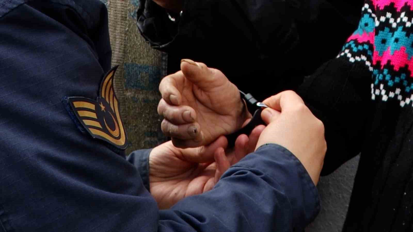 kayiplara karsi teknoloji kalkani alzheimer hastasina umut olan saat 0 V65N48S5