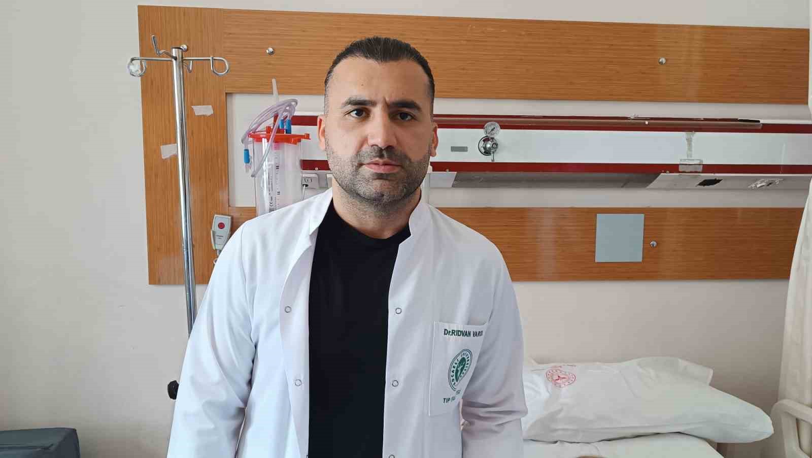 kayisi agacindan duserek agir yaralandi 25 saatlik ameliyatla sagligina kavustu 1 bB8DbDSv