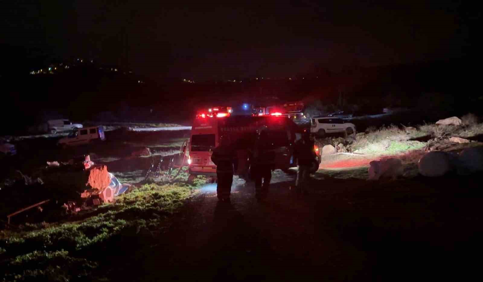Kaynar suya benzin dökülen evde patlama: 2 yaralı 7 kaynar suya benzin dokulen evde patlama 2 yarali 3 4dkE1RGB