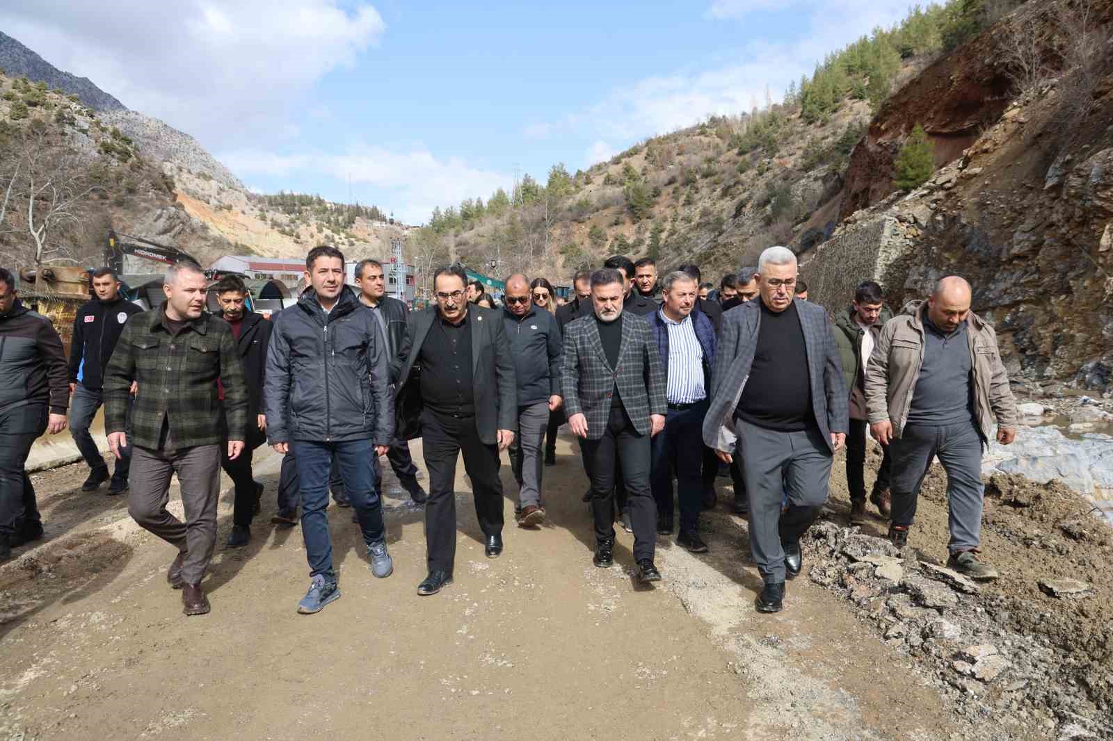 kayseri adana karayolunda selin izleri siliniyor 2 JLLQNN2g