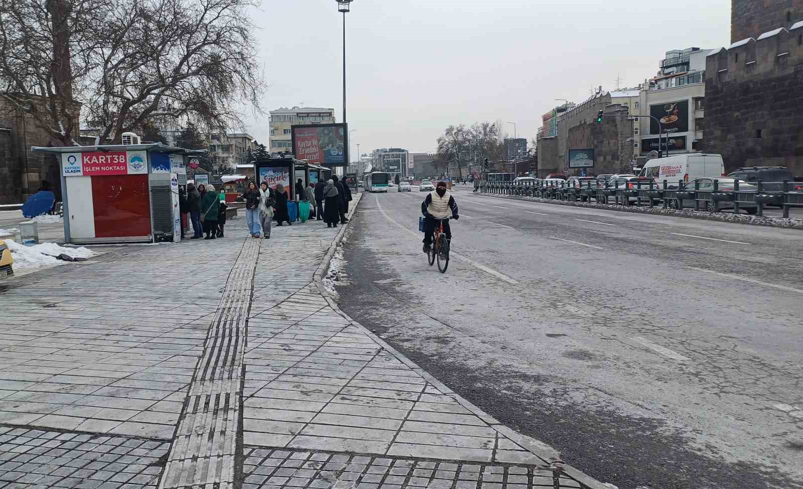kayseri buz tuttu 2 ilcede hava sicakligi 23 olarak olculdu 1 R9BHGFE6