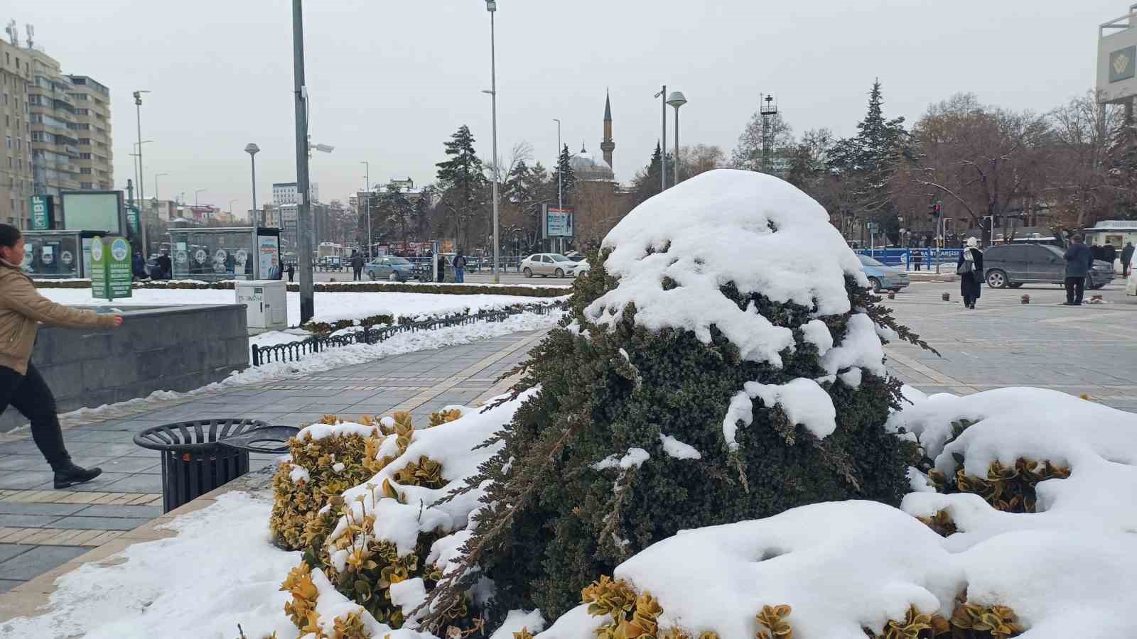 kayseri buz tuttu 2 ilcede hava sicakligi 23 olarak olculdu 2 NJSrjKPT