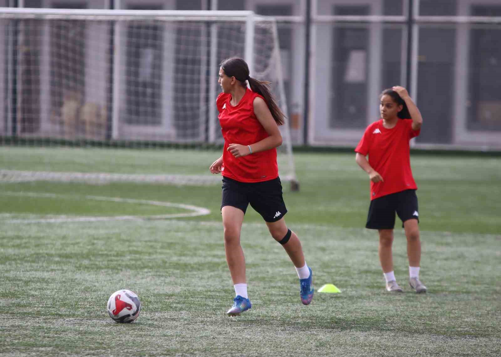 kayseri kadin futbol kulubu super lige hazirlaniyor 2 ZwpdcWHy