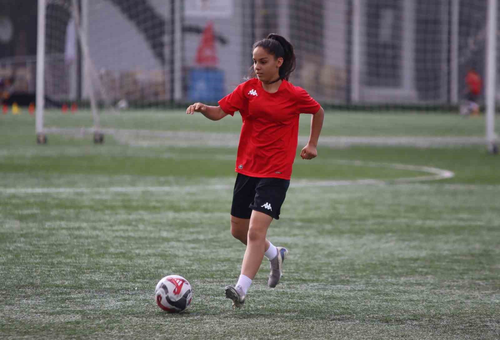 kayseri kadin futbol kulubu super lige hazirlaniyor 3 tjF13Kiz