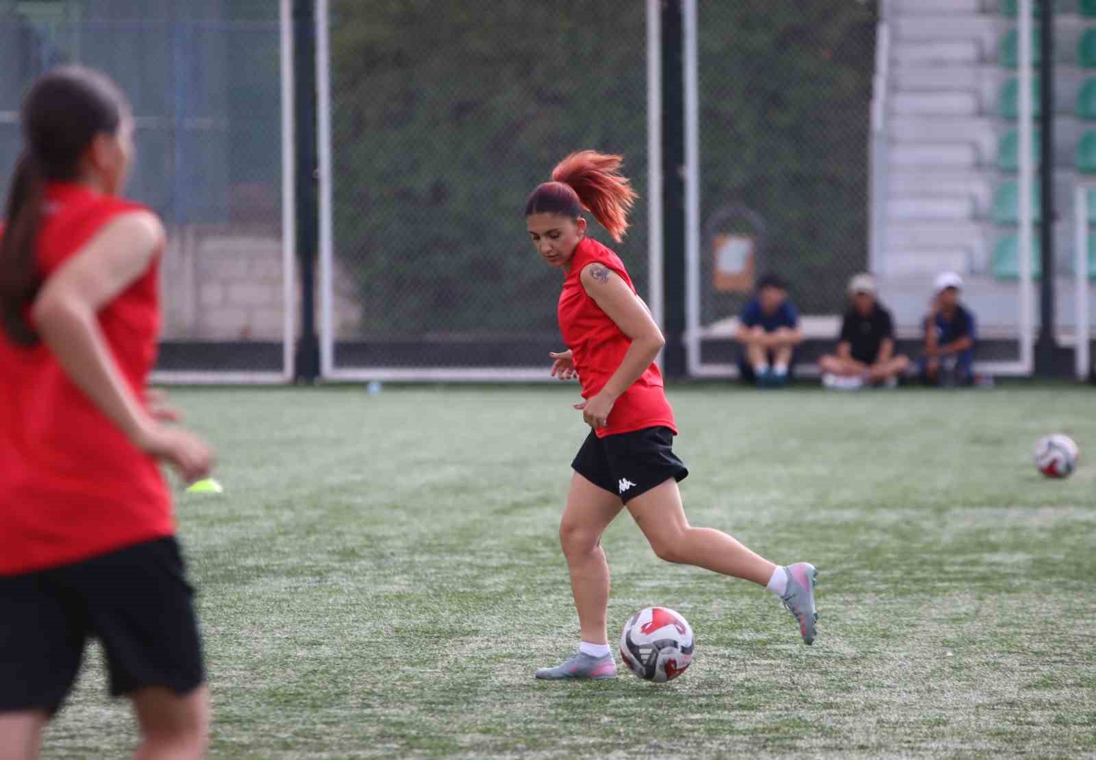kayseri kadin futbol kulubu super lige hazirlaniyor 4